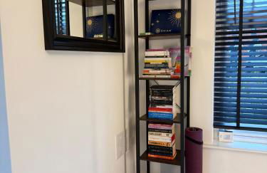 Deluxe 3 Bed new detached with a Super King bed - Photo 10