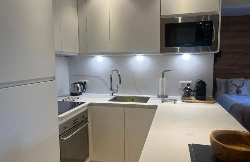 Arc 1950 Ski in Ski out and Spa- Newly refurbished 153 Sources De Marie- 2 bedroom , 2 bathroom-Sleeps 4-6, Mont Blanc view from every window, Free WiFi - Foto 7