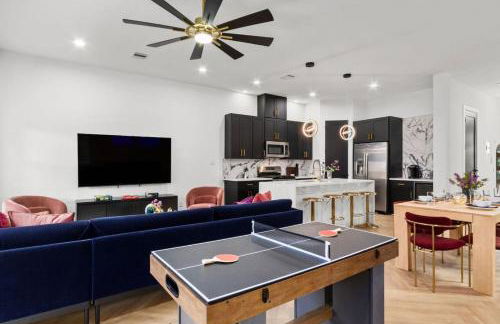 Chic 4BR Getaway Near NRG TMC - Foto 25