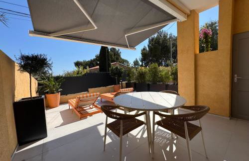 A 5 min à pied de la plage et 10 min du port, T2 vue mer avec vaste terrasse et parking privé - prestations haut de gamme - Foto 6