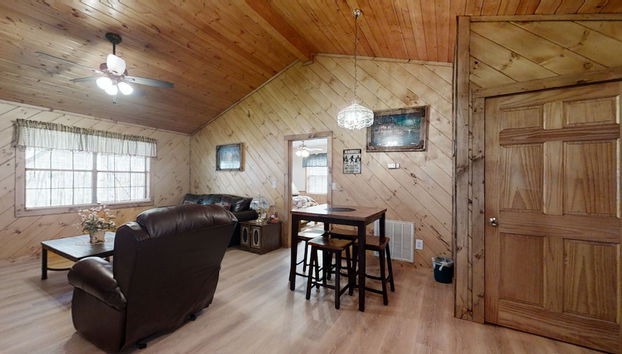 Little Mountain Hideaway 2 Bedroom Cabin by RedAwning - Foto 2, Habitación