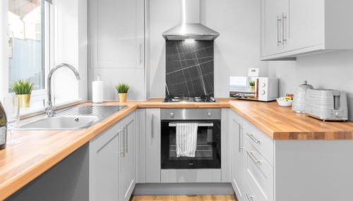 Modern 2 Bed Apartment - 2 Parking Spaces - Sleeps 3 - Netflix 1BS - Foto 4, stove, toaster