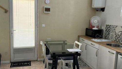 Studio à Le Boulou centre ville- pour 2 - petit prix- Juillet-aout réservation d'1 semaine minimum-check in 17-19h - Foto 5