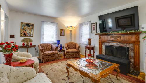 Walk to Detroit Zoo Home with Sunroom and Patio! - Foto 4