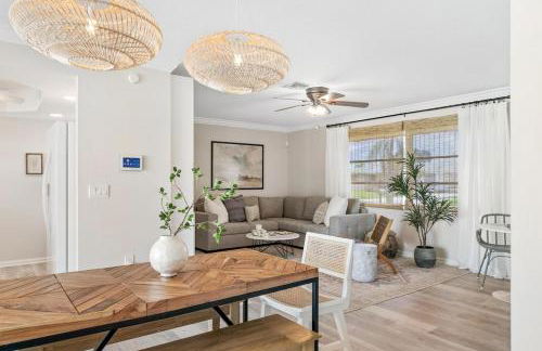 Stylish coastal retreat with Heated Saltwater pool - Foto 16