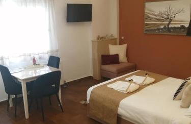 REST On The Pedestrian Street - Photo 47