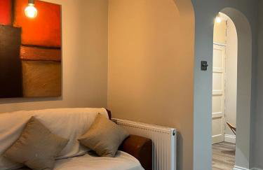 Newly Renovated 1-Bed Apartment with Private Patio - Foto 6