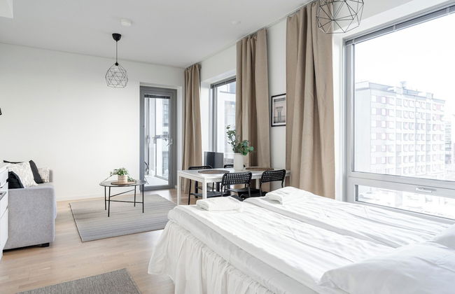 New 1BR Home with Balcony next to Railway Station - Foto 10