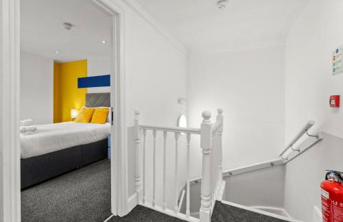 6 BR 4 Bath Central Worcester Sleeps 12 - Foto 37