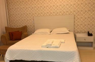 Beachfront Resort 2 Bedrooms 7 Guests - avenida Lúcio Costa - ideal para famílias e grupo de amigos - Foto 48