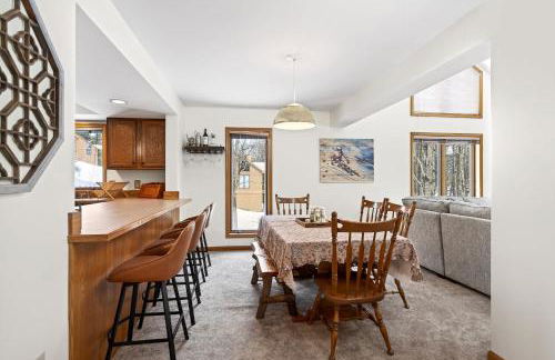 Ski-In Ski-Out SnowPine Village Townhouse - Foto 8