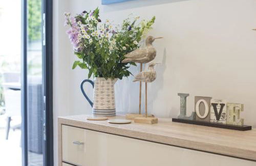 Two Bare Feet - Photo 21