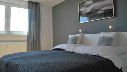 Skyline Appartement mit Pool and Netflix - Foto 5