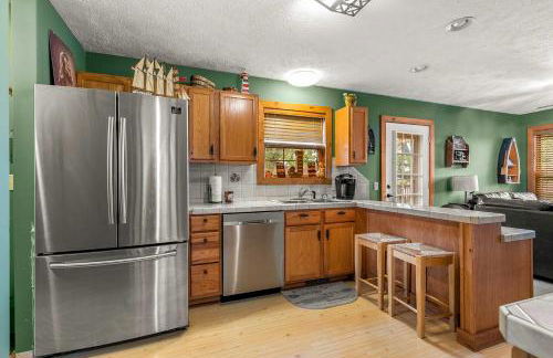 Walk to Lake Lampe Cabin with Fireplace and Deck! - Foto 7