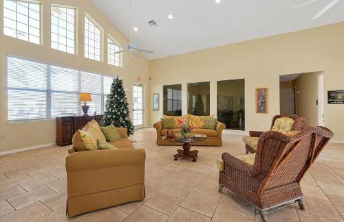 Remodeled Retreat: Tranquil Resort Oasis Near Theme Parks - Foto 56