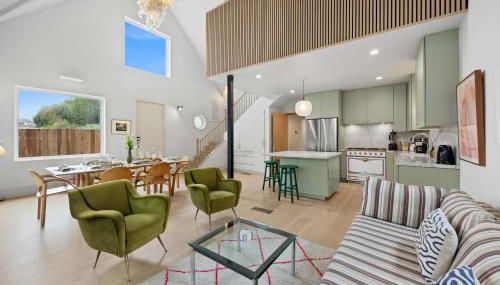 New Listing Hillside Villa by Colby & Conrad - Foto 5