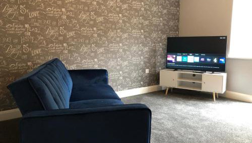 Hill House - 5 Mins Merry Hill - Perfect for Contractors & Families - Foto 2