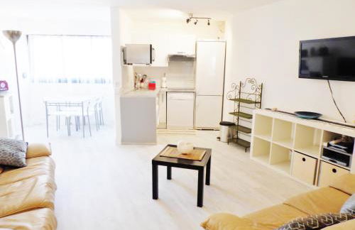 CANNES plage 2mn/45m2/vue mer/inernet/clim/parking privé - Photo 7