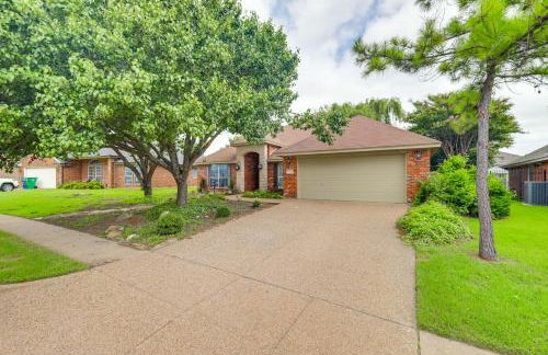 DFW Fun Awaits Family Home in Crowley! - Foto 4