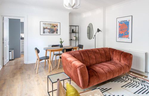 Homely Hamilton Hideaway- Free Private Parking - Photo 1