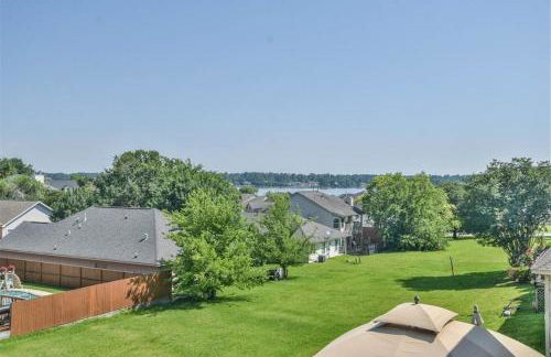 Enchanted April Lake House 3 Bed 2 Bath - Photo 23
