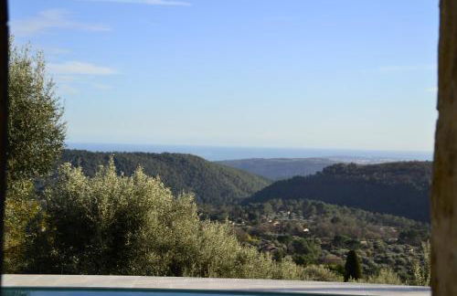 villa provençale en pierre avec vue sur la mer, piscine et jacuzzi - Foto 43