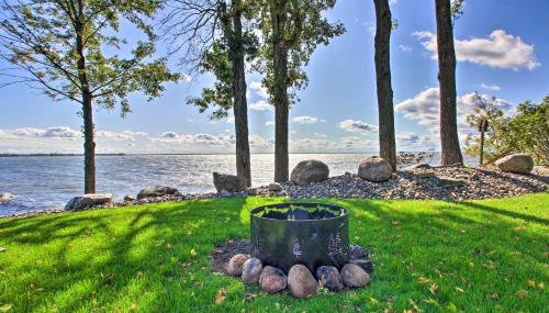 Waterfront Lake Mille Lacs Lodge with Deck and Grill! - Foto 4