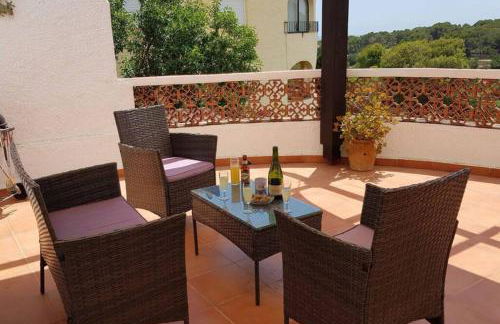 Fabulous refurbished apartment above private villa - Foto 12