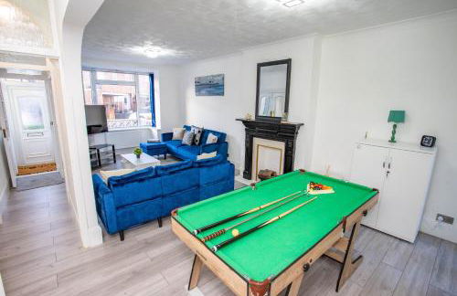 Sunny 3BR Home Near Portsmouth Park - Photo 4