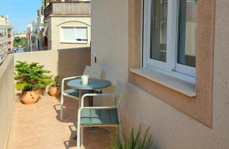 Sunny Penthouse with Large Terrace - Walk to Beach PMT25 - Photo 1