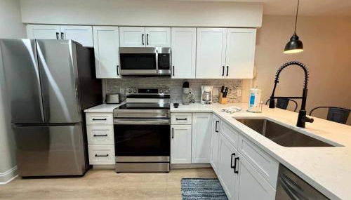 2Br 2Ba Condo on Golf Course - Foto 4