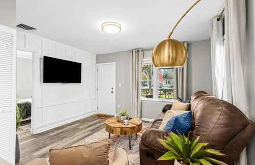 New! Warm & Cozy 3BR w/ Hot Tub, Firepit & BBQ! - Foto 25