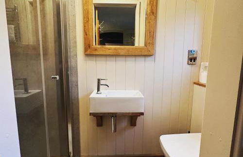 Bertie's Retreat - Photo 6