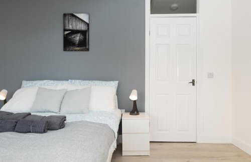 4Bed-House-2Bath-Free Parking-by Holiday Homes - Foto 20