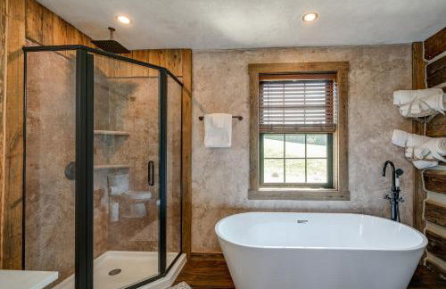 Bedford Cabin with Porch, 5 Mi to Historic District! - Foto 13