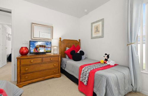 373 - Stunning 4 Bedroom Villa with own Private South East Facing Pool - Photo 13