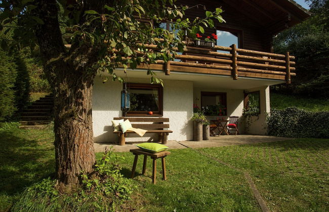 Cozy Chalet With Fireplace, Located in Wooded Area - Photo 28