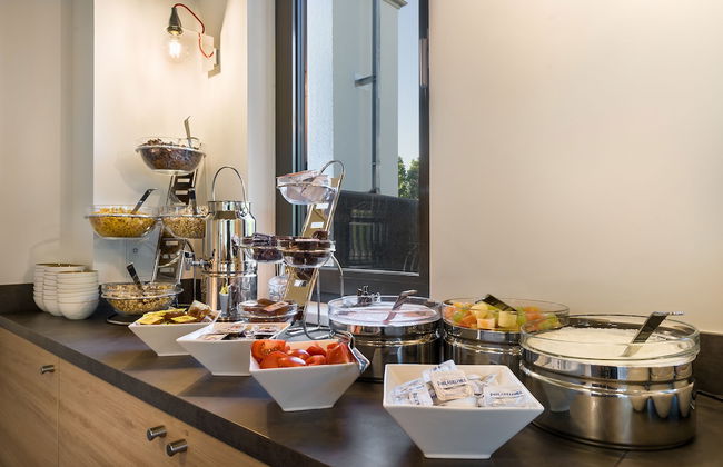 Signature East Hotel Apartment - Photo 52