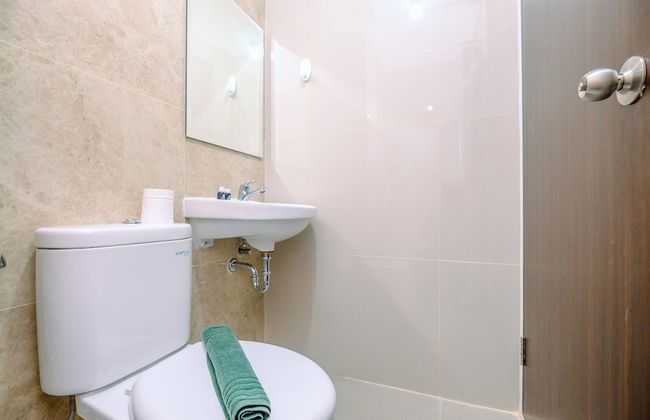 Minimalist And Cozy Studio (No Kitchen) Transpark Cibubur Apartment - Photo 17