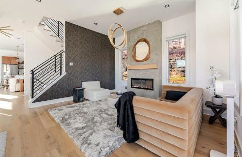 Modern Lakeview Home with Private Dock Sleeps 5 - Foto 7