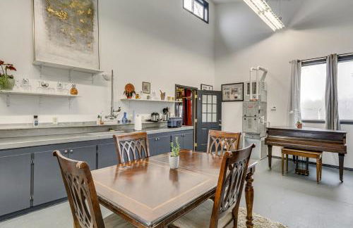 5 Mi to Hillsboro Vintage-Style Home with Fire Pit - Foto 6