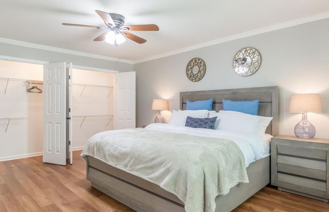 Beautiful Large Newly Renovated 5 Bedroom House - Foto 15