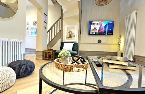 Newly Renovated Gem - Free Parking & Modern Comfort - Foto 1