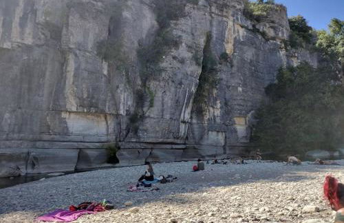 Gites l’Olivier avec piscine - Foto 32