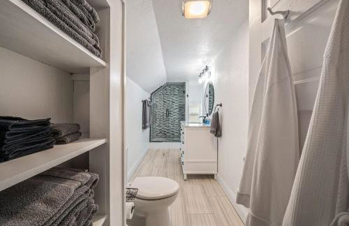 Work-Friendly 3BR Home w Office Fast WiFi - Foto 43