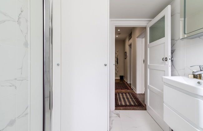 Stylish Kings Cross Flat - Photo 21