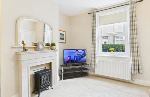 RestfullStays- 3 Bedroom, 4 Bed House FREE PARKING - Foto 4