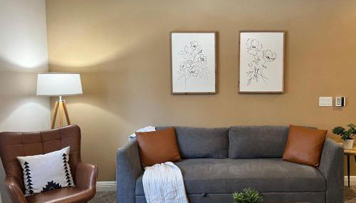 Relaxing 2-BR Apt with Pool Hot Tub Gym and Basketball Court Access - Foto 3