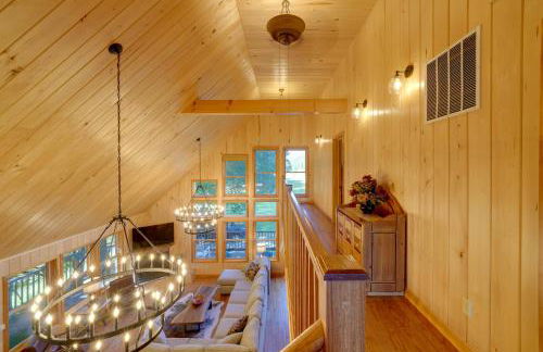Riverfront West Virginia Cabin with Screened-In Deck - Foto 19