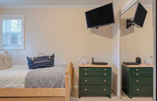 Lake Star by Avantstay Hot Tub, Walk to Beach - Foto 25